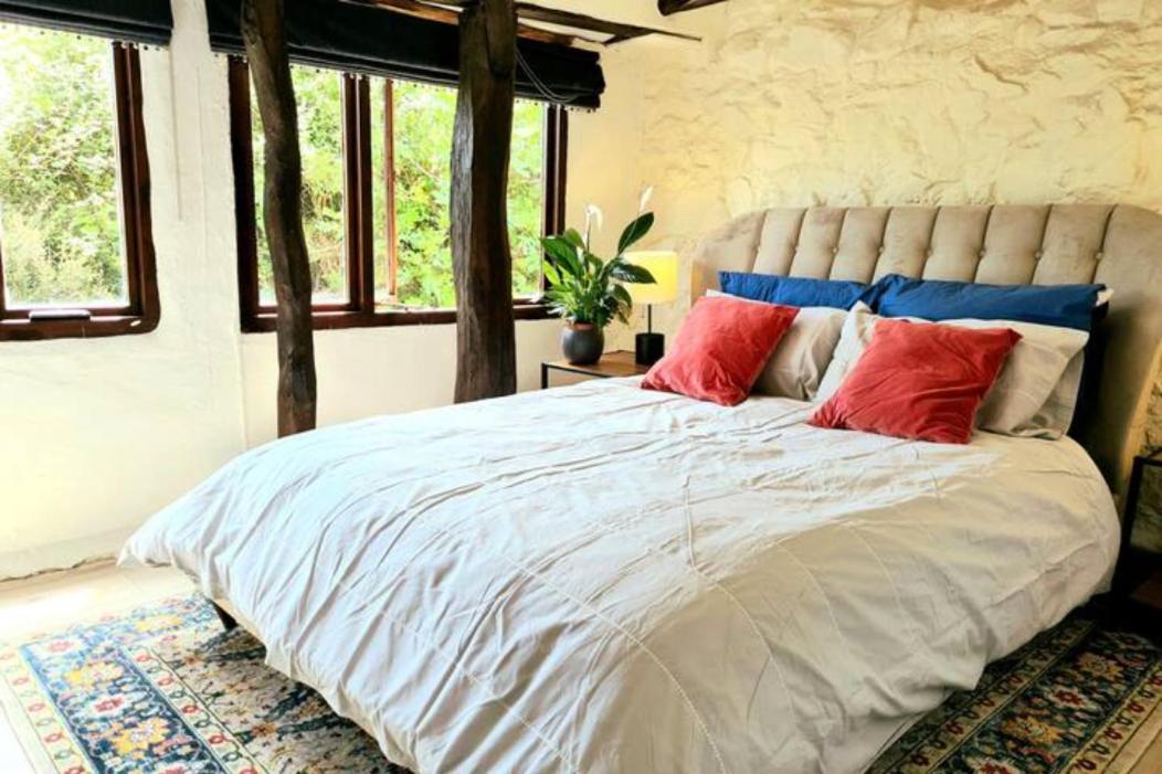 Historic Property With Stunning Views Hennock Екстер'єр фото